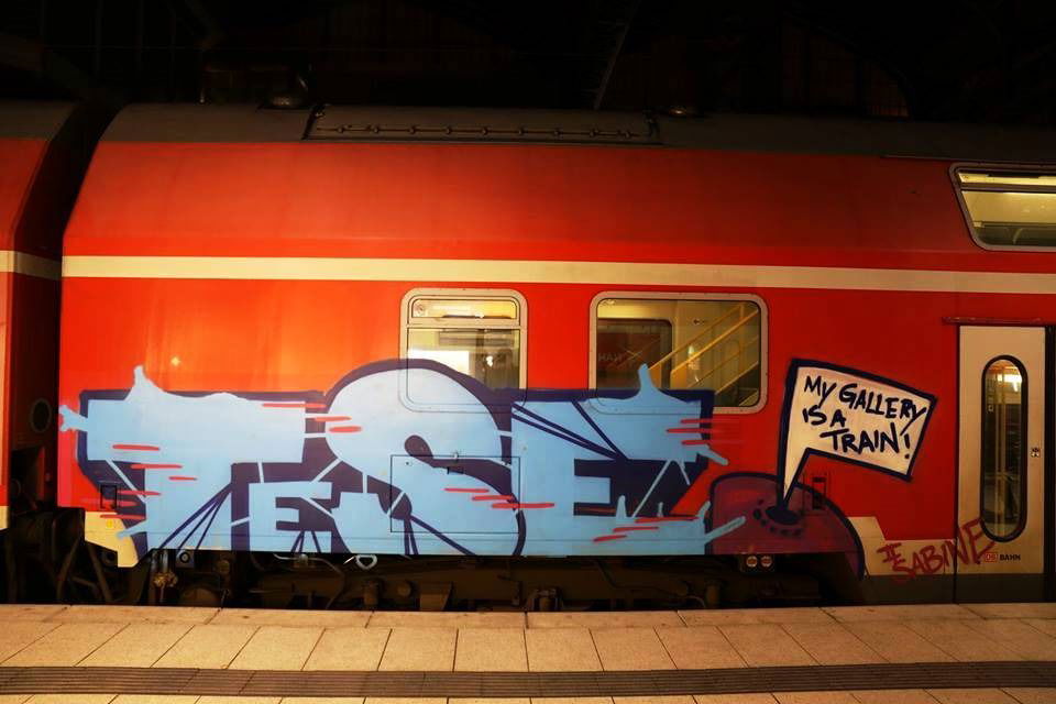 Graffiti Train - Photo by ZUGZWANG - tese, dsf (2016)