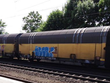 Graffiti Train - Photo by ZUGZWANG - jbcb