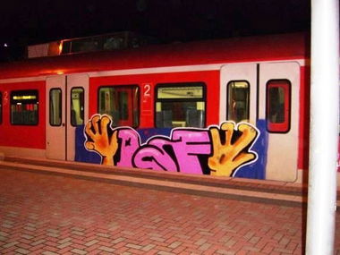 Graffiti Train - Photo by ZUGZWANG - dsf