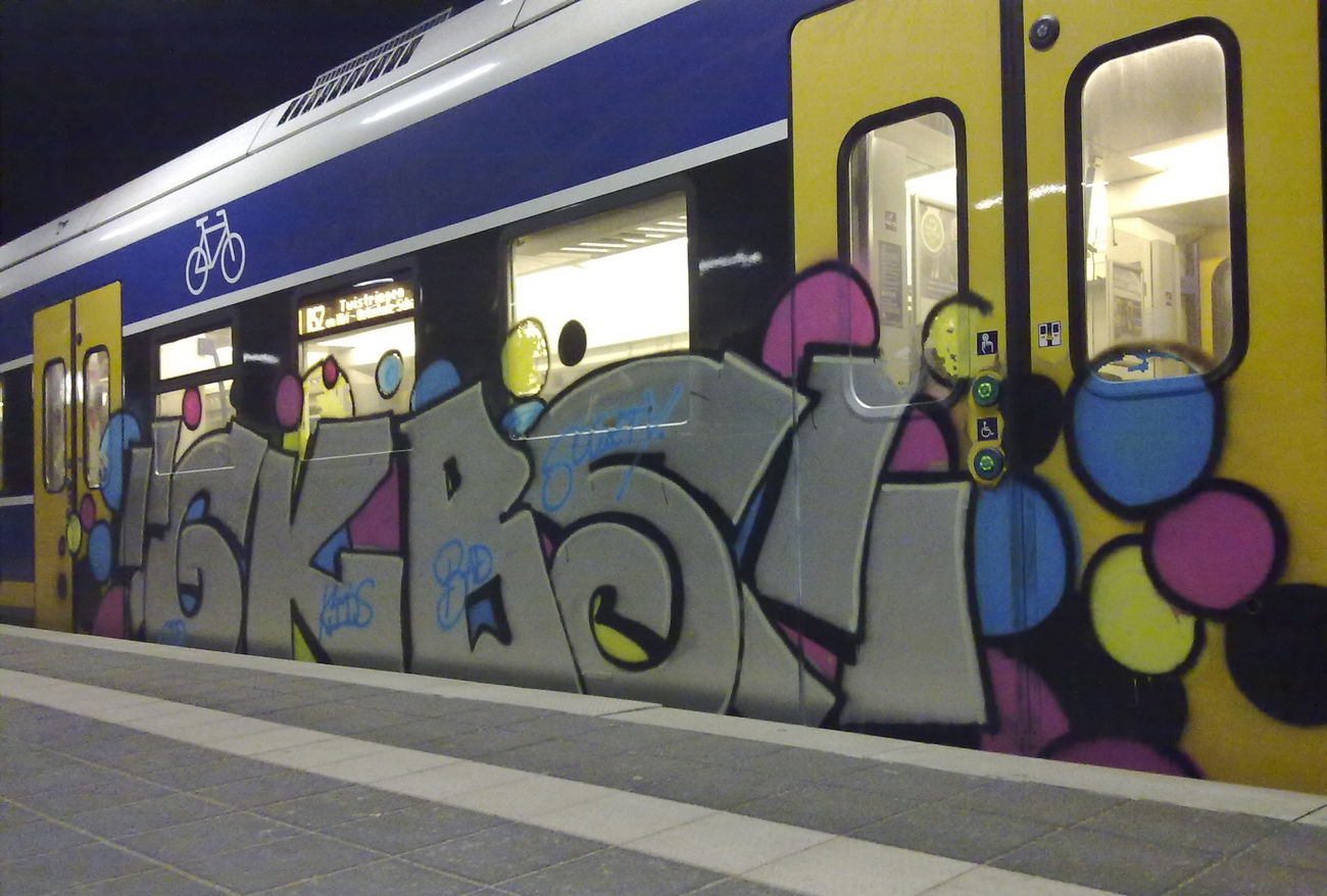 Graffiti Train - Photo by ZUGZWANG - gkbs (2017)