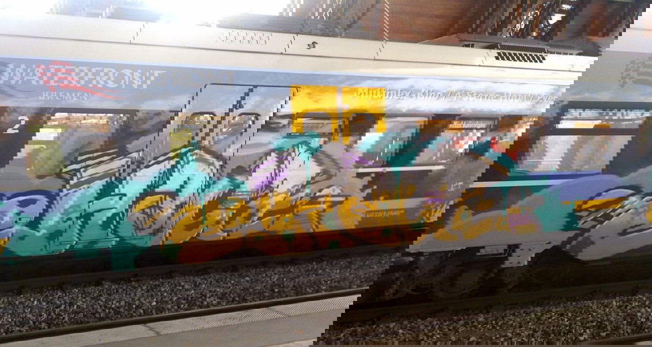 Graffiti Train - Photo by ZUGZWANG - haut, bremen (2015)