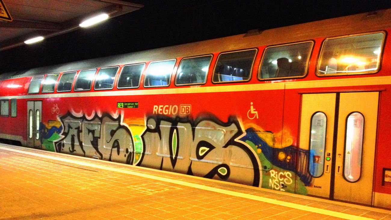 Graffiti Train - Photo by ZUGZWANG - ofs, ivs (2018)
