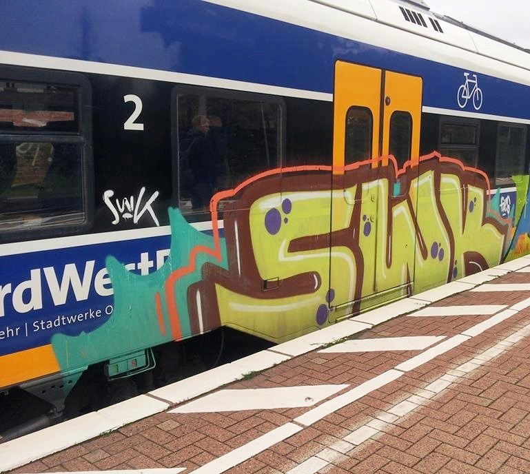 Graffiti Train - Photo by ZUGZWANG - swk, bremen