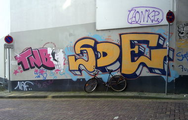 Graffiti Bombing - Photo by ZUGZWANG - tnb, sde, bremen