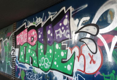 Graffiti Bombing - Photo by ZUGZWANG - true