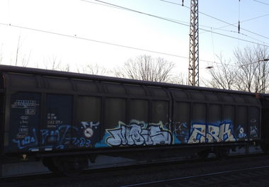 Graffiti Train - Photo by ZUGZWANG - mois, zork