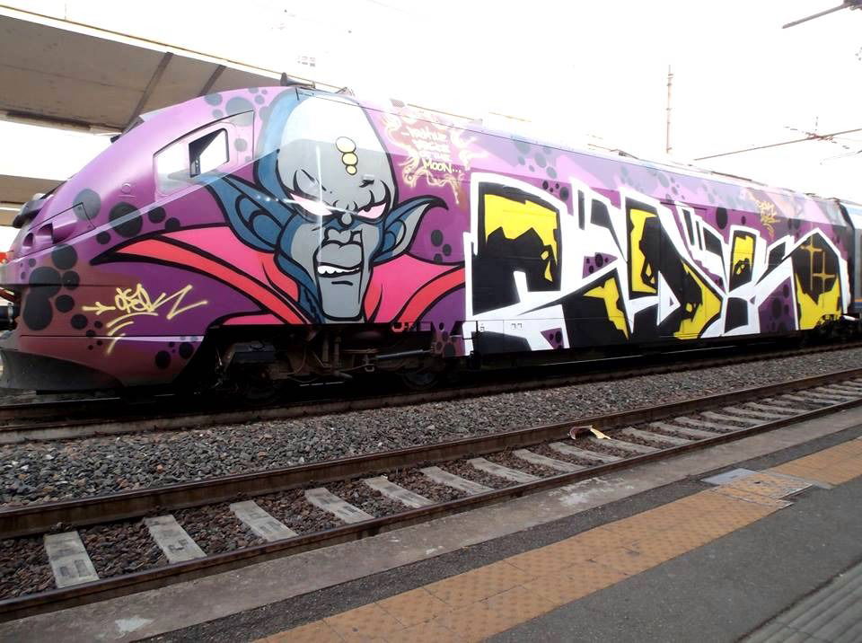 Graffiti Train - Photo by ZUGZWANG (2015)