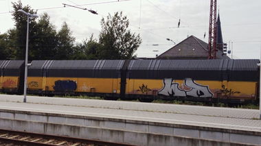 Graffiti Train - Photo by ZUGZWANG