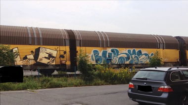 Graffiti Train - Photo by ZUGZWANG - burns