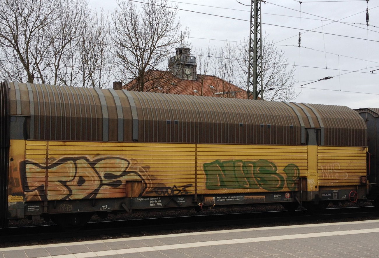 Graffiti Train - Photo by ZUGZWANG