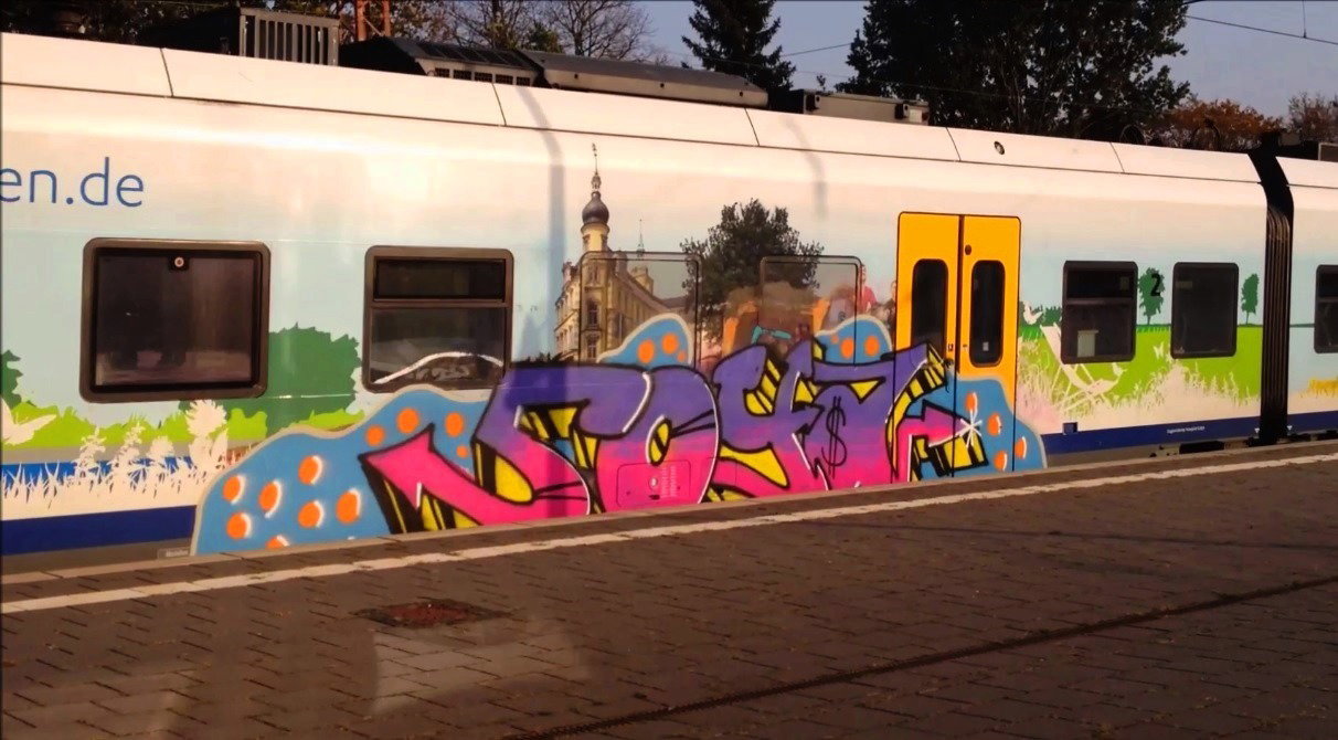 Graffiti Photo by ZUGZWANG - soya (2017)