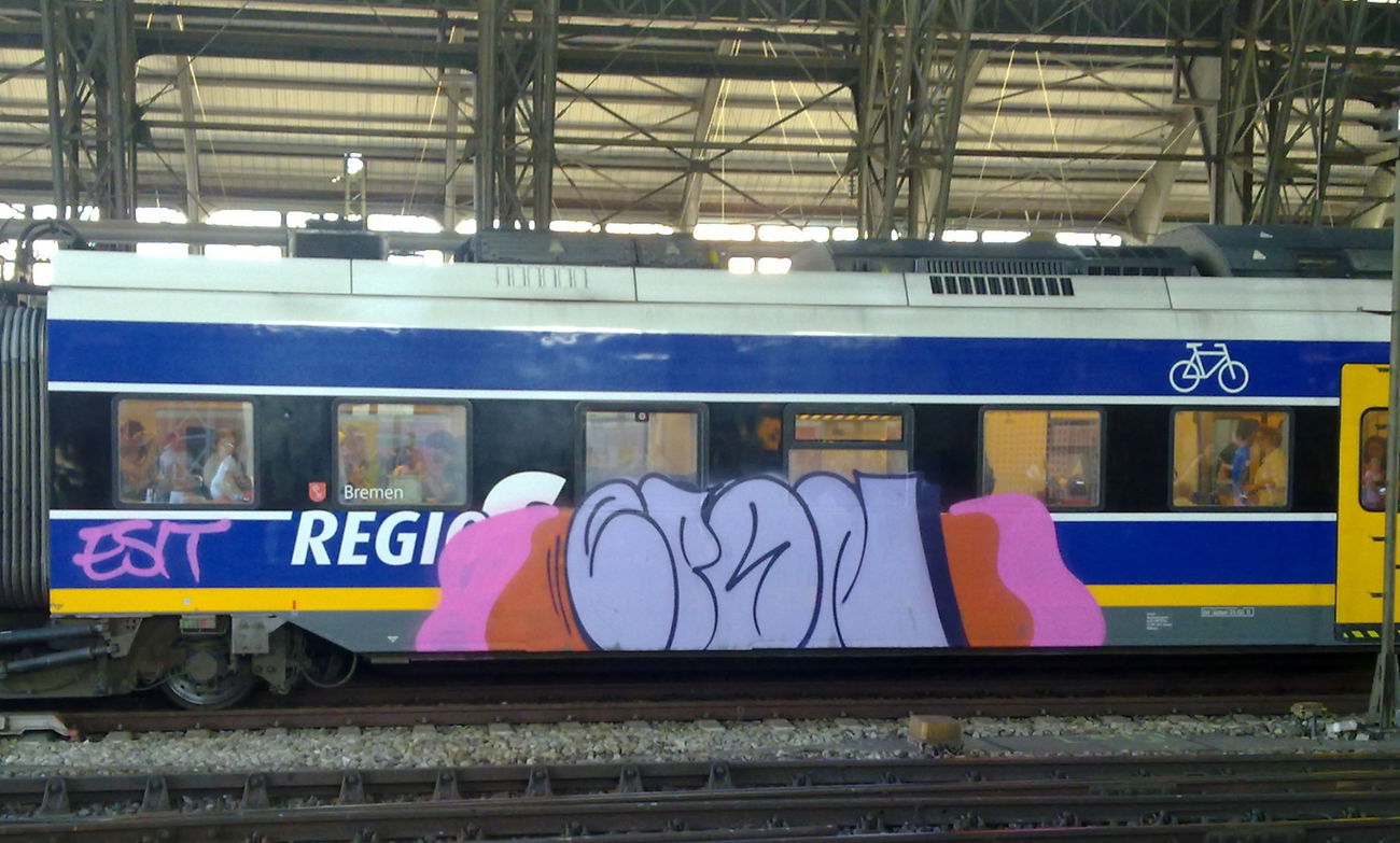 Graffiti Train - Photo by ZUGZWANG - epon (2016)