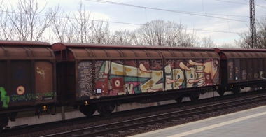 Graffiti Train - Photo by ZUGZWANG
