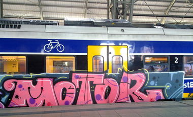 Graffiti Train - Photo by ZUGZWANG - motor (2016)