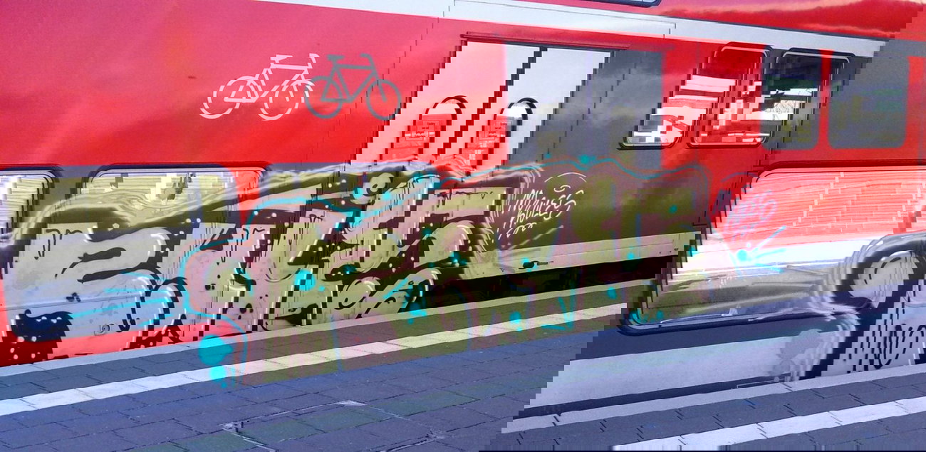 Graffiti Train - Photo by ZUGZWANG - rules, bremerhaven, bremen (2015)