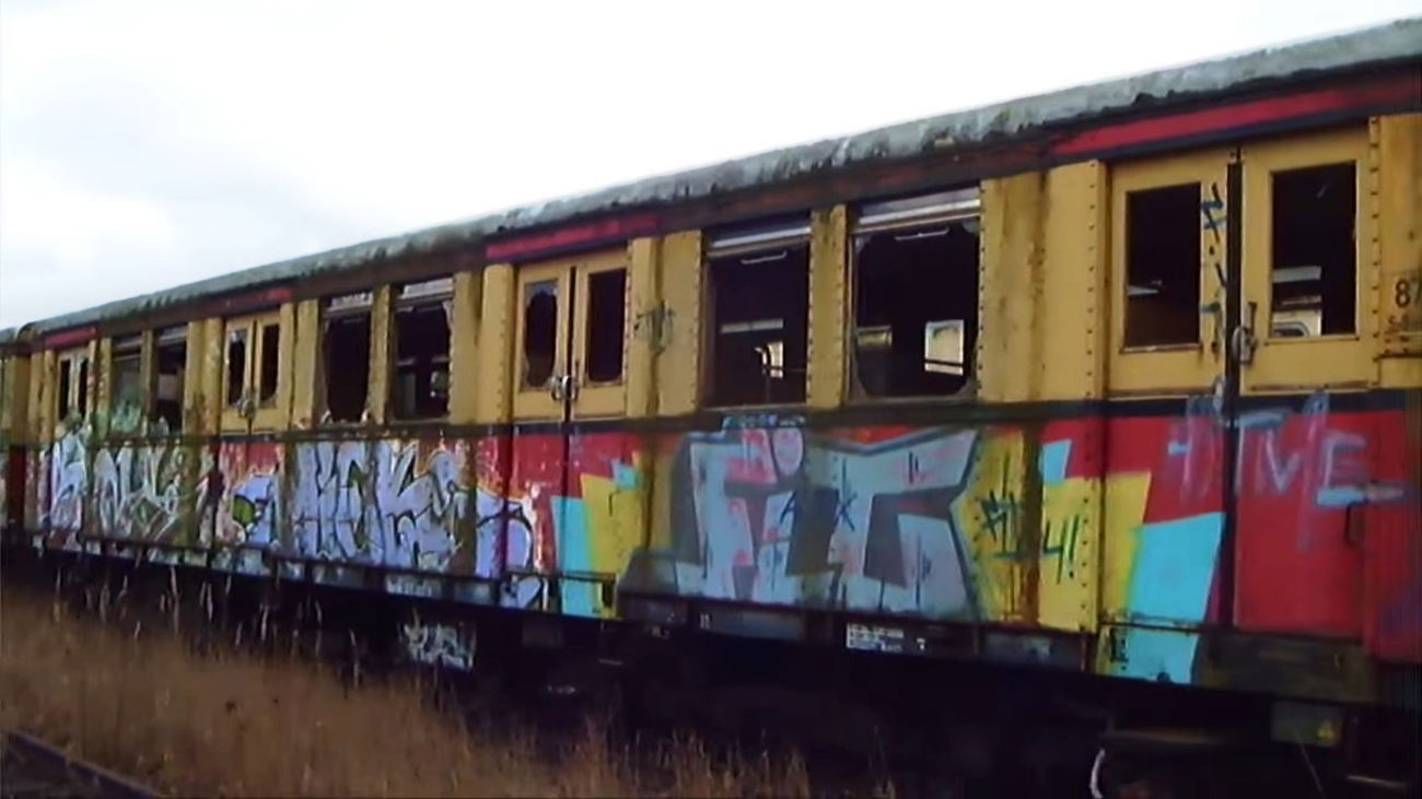 Graffiti Train - Photo by ZUGZWANG