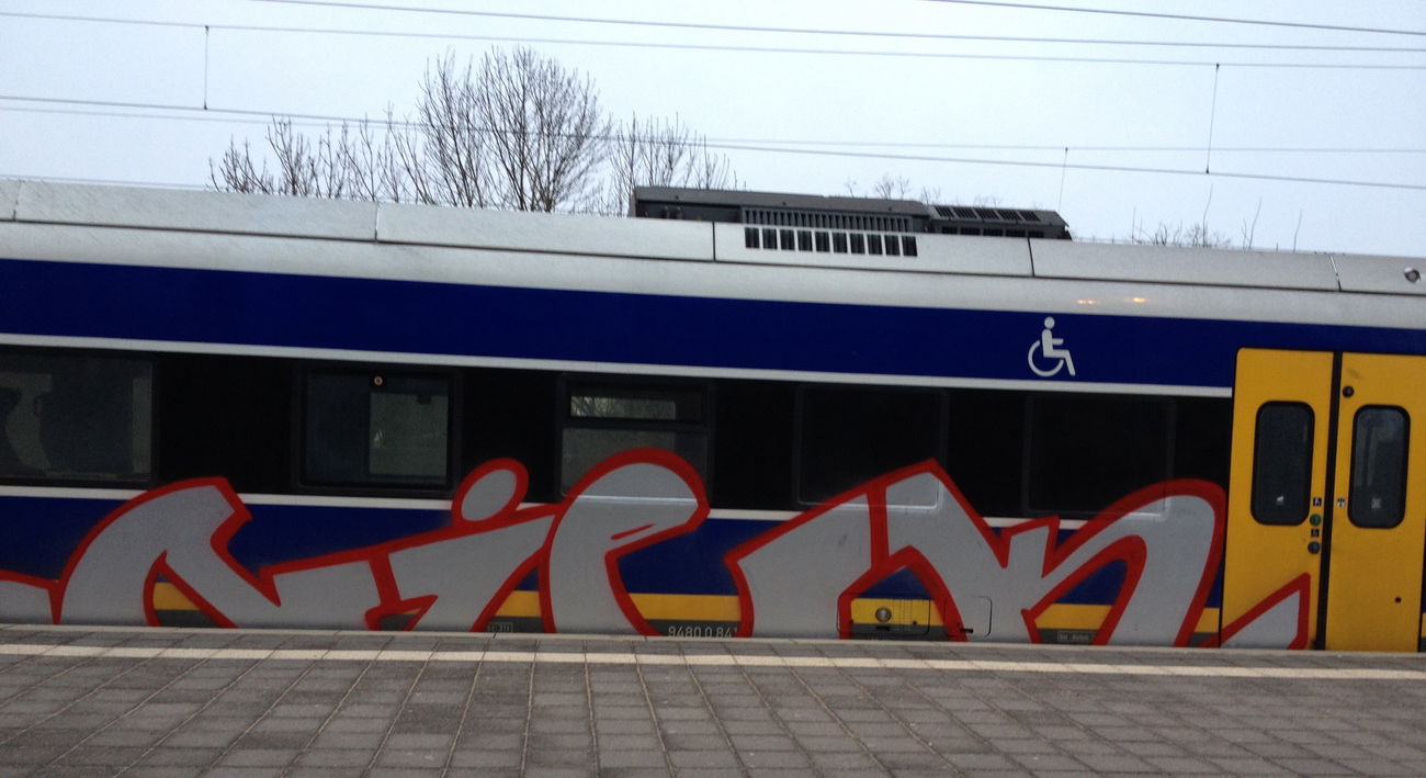 Graffiti Train - Photo by ZUGZWANG - niek (2017)