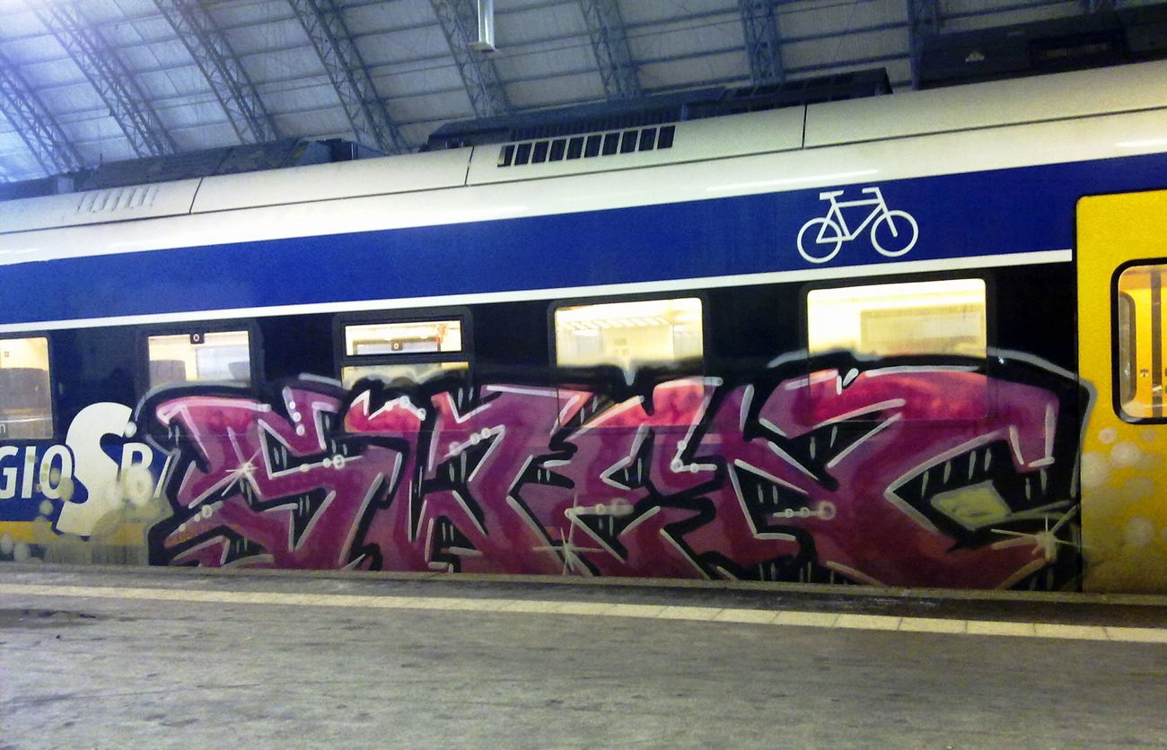 Graffiti Train - Photo by ZUGZWANG - news (2016)