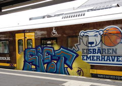 Graffiti Train - Photo by ZUGZWANG - siet
