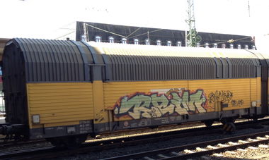 Graffiti Train - Photo by ZUGZWANG