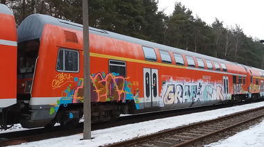 Graffiti Train - Photo by ZUGZWANG