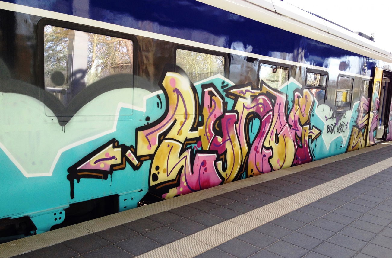 Graffiti Train - Photo by ZUGZWANG (2018)