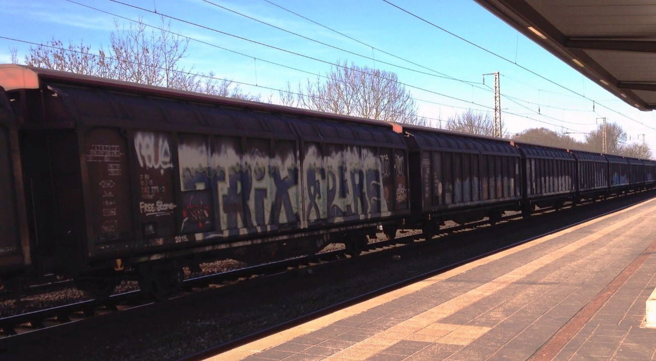 Graffiti Train - Photo by ZUGZWANG