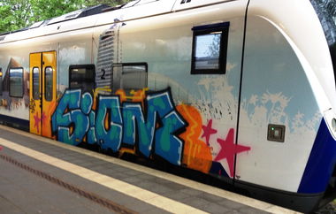 Graffiti Train - Photo by ZUGZWANG (2017)