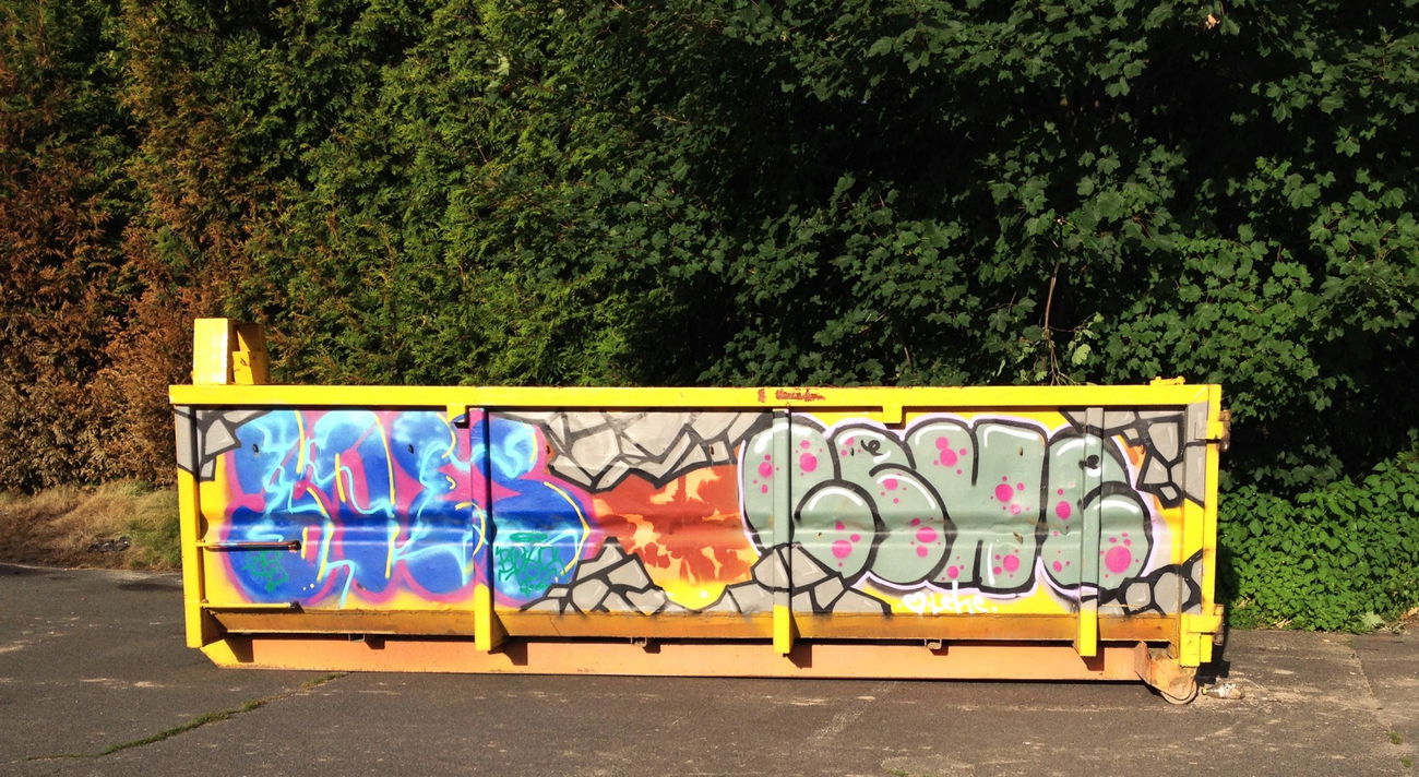 Graffiti Bombing - Photo by ZUGZWANG