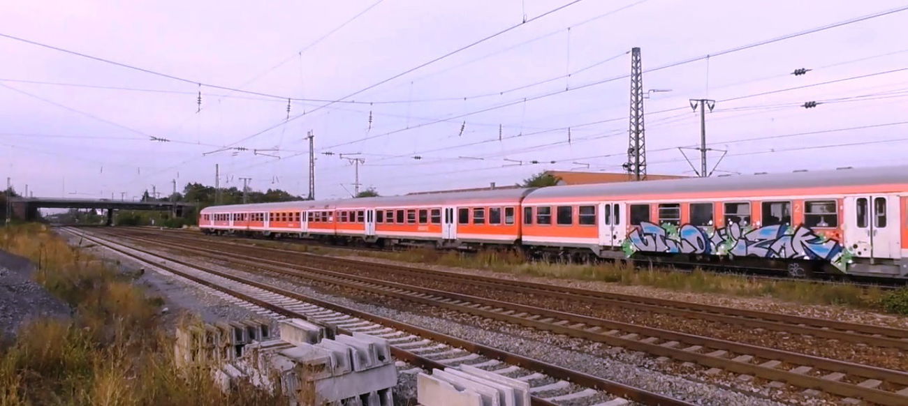 Graffiti Train - Photo by ZUGZWANG