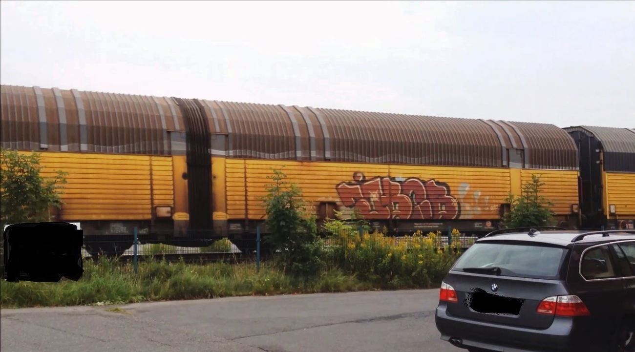 Graffiti Train - Photo by ZUGZWANG - jbcb