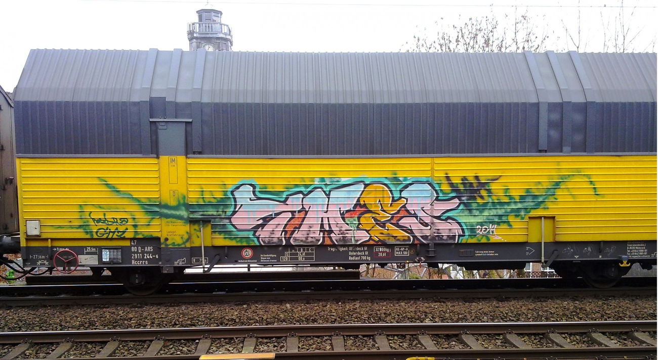 Graffiti Train - Photo by ZUGZWANG - güter, bremerhaven