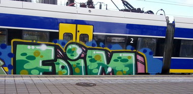 Graffiti Train - Photo by ZUGZWANG - foim, bremerhaven, 27 (2015)