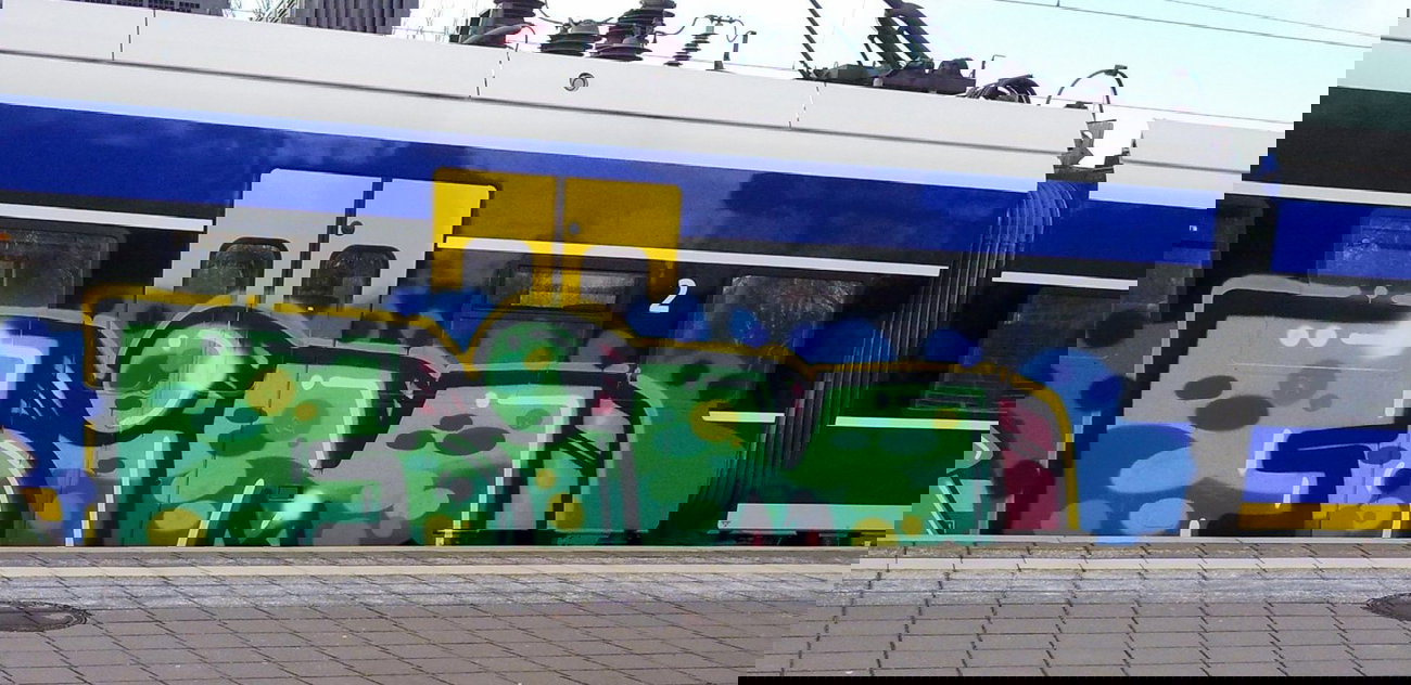 Graffiti Train - Photo by ZUGZWANG - foim, bremerhaven, 27 (2015)