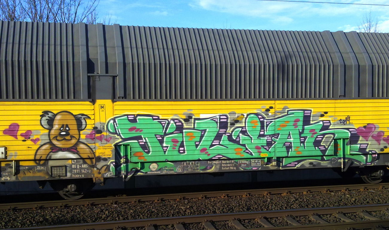 Graffiti Train - Photo by ZUGZWANG - julian (2014)