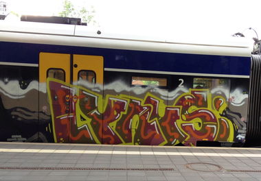 Graffiti Train - Photo by ZUGZWANG - lynus