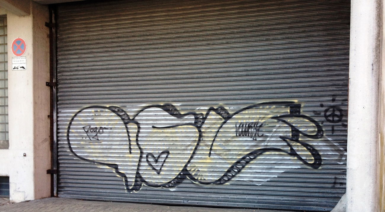 Graffiti Bombing - Photo by ZUGZWANG