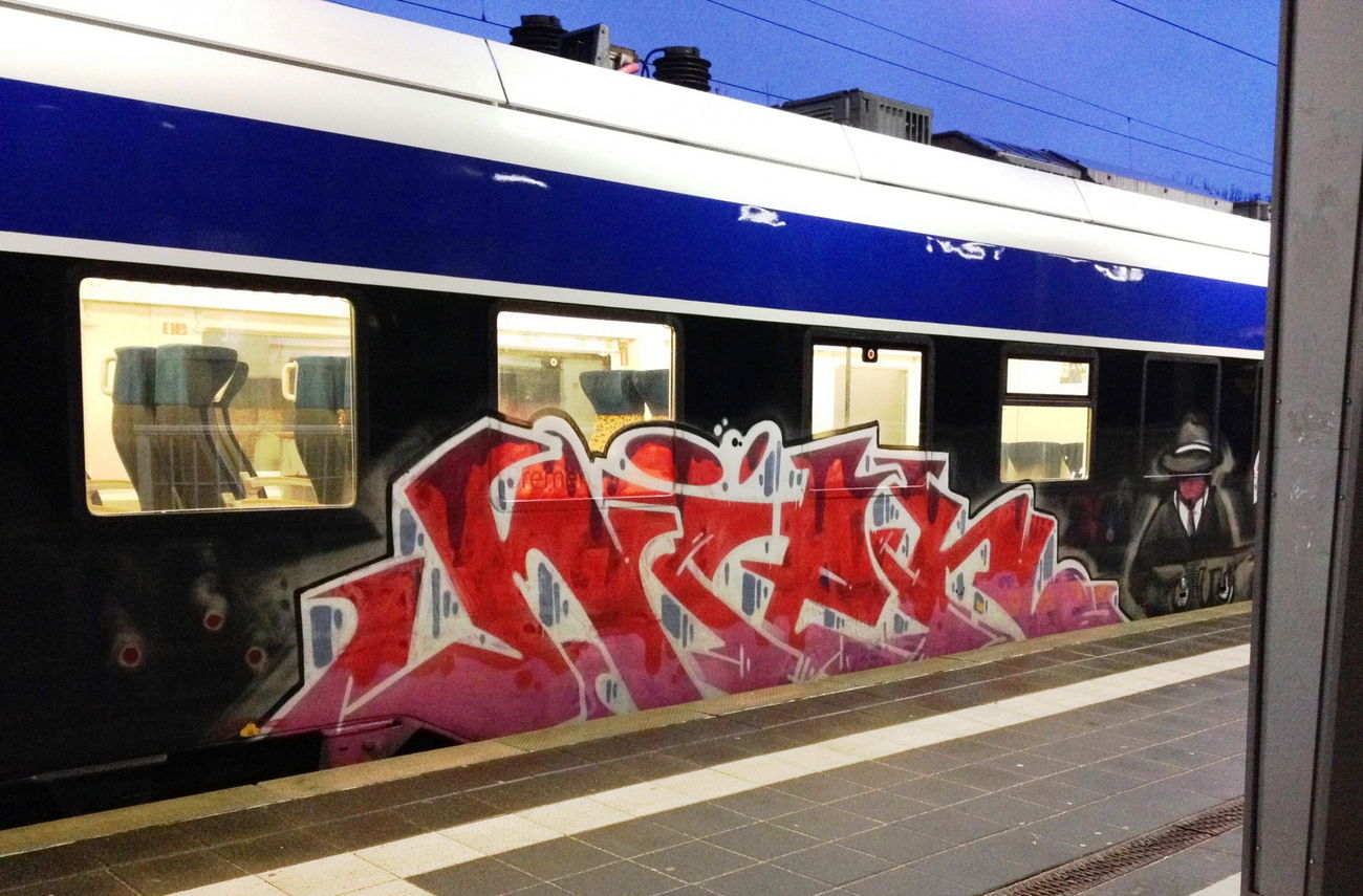 Graffiti Train - Photo by ZUGZWANG - niek