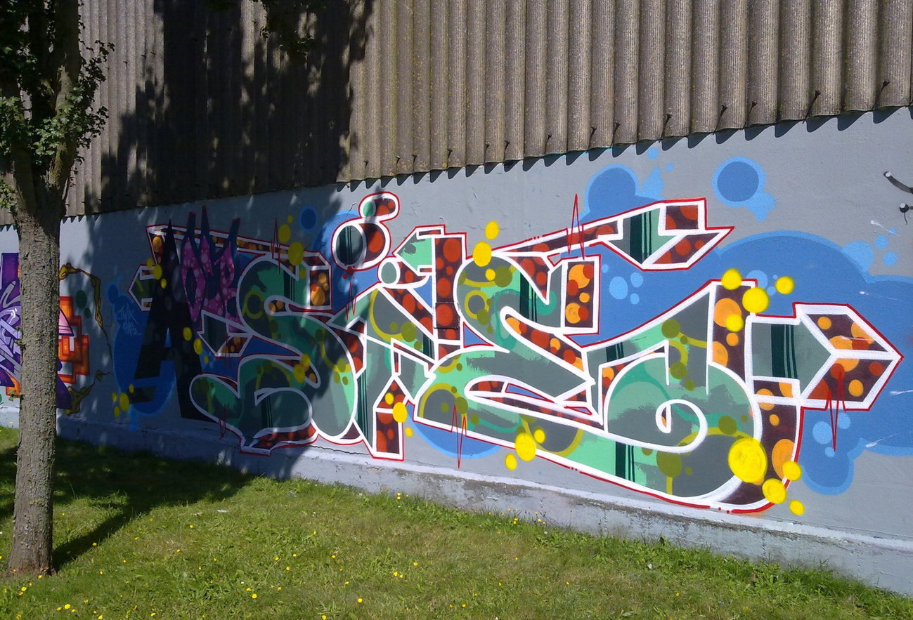 Graffiti Wall - Photo by ZUGZWANG
