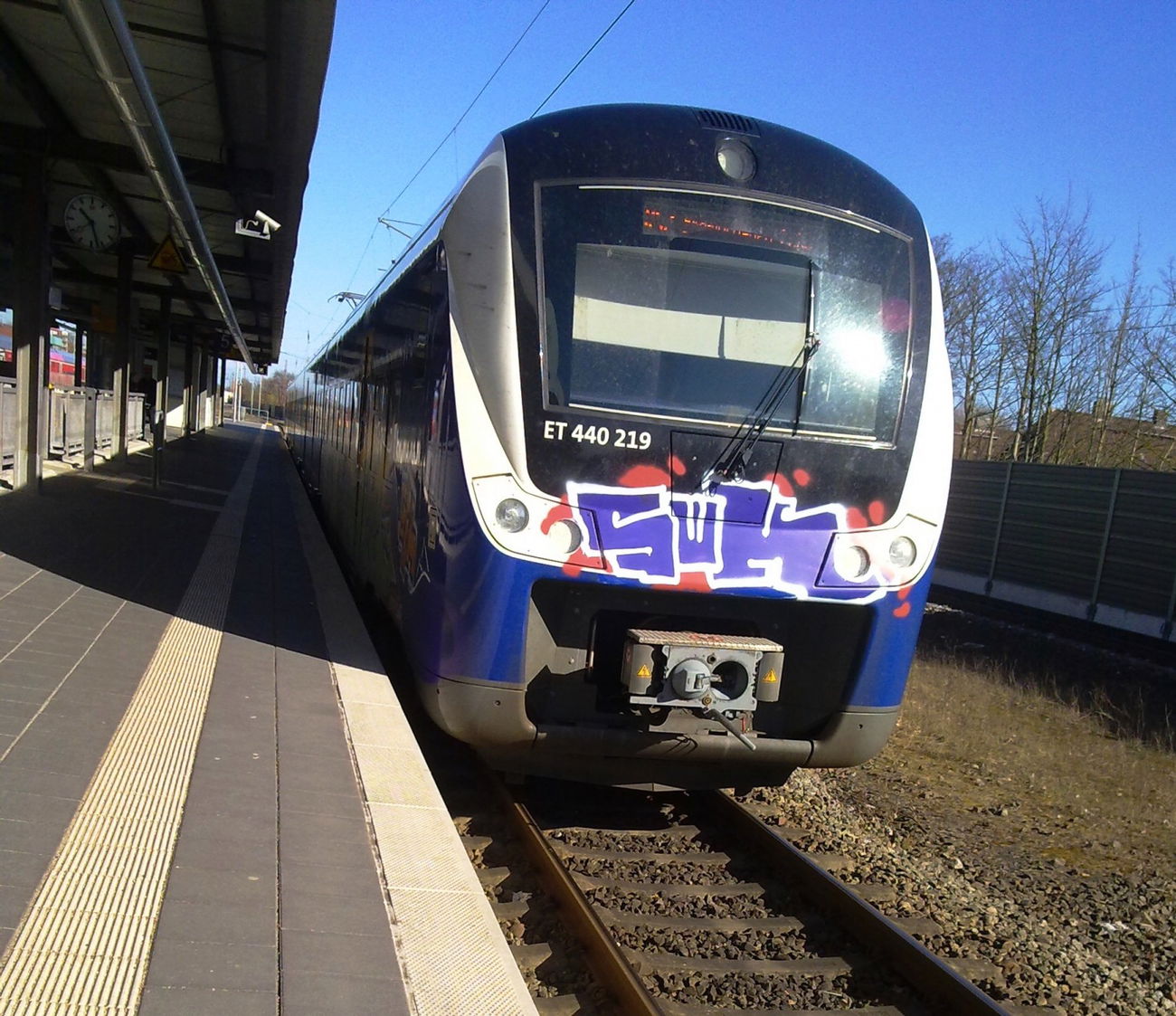 Graffiti Train - Photo by ZUGZWANG - swk (2016)