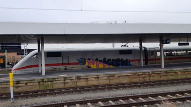 Graffiti Train - Photo by ZUGZWANG