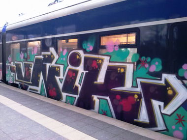 Graffiti Train - Photo by ZUGZWANG (2017)