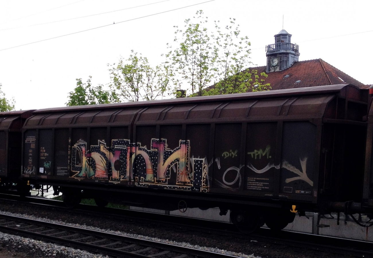 Graffiti Train - Photo by ZUGZWANG