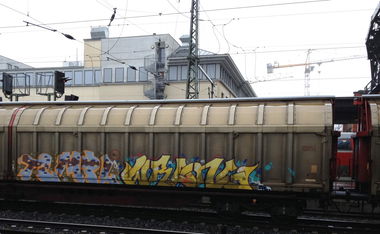 Graffiti Train - Photo by ZUGZWANG