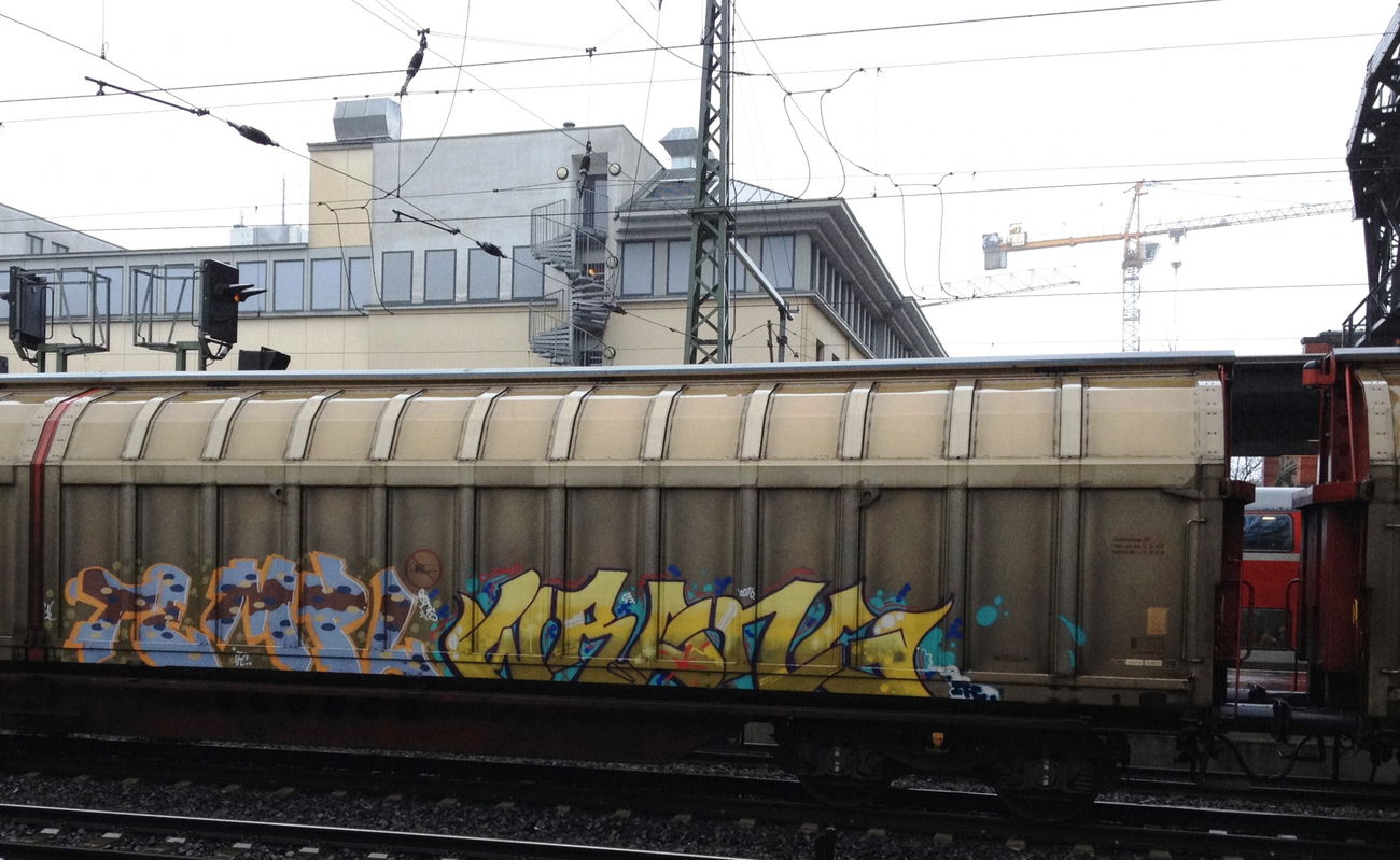 Graffiti Train - Photo by ZUGZWANG