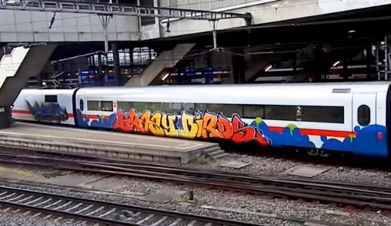 Graffiti Train - Photo by ZUGZWANG