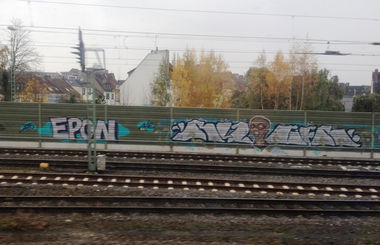 Graffiti Bombing - Photo by ZUGZWANG - epon, rlz, gfk