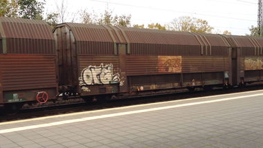 Graffiti Train - Photo by ZUGZWANG - org