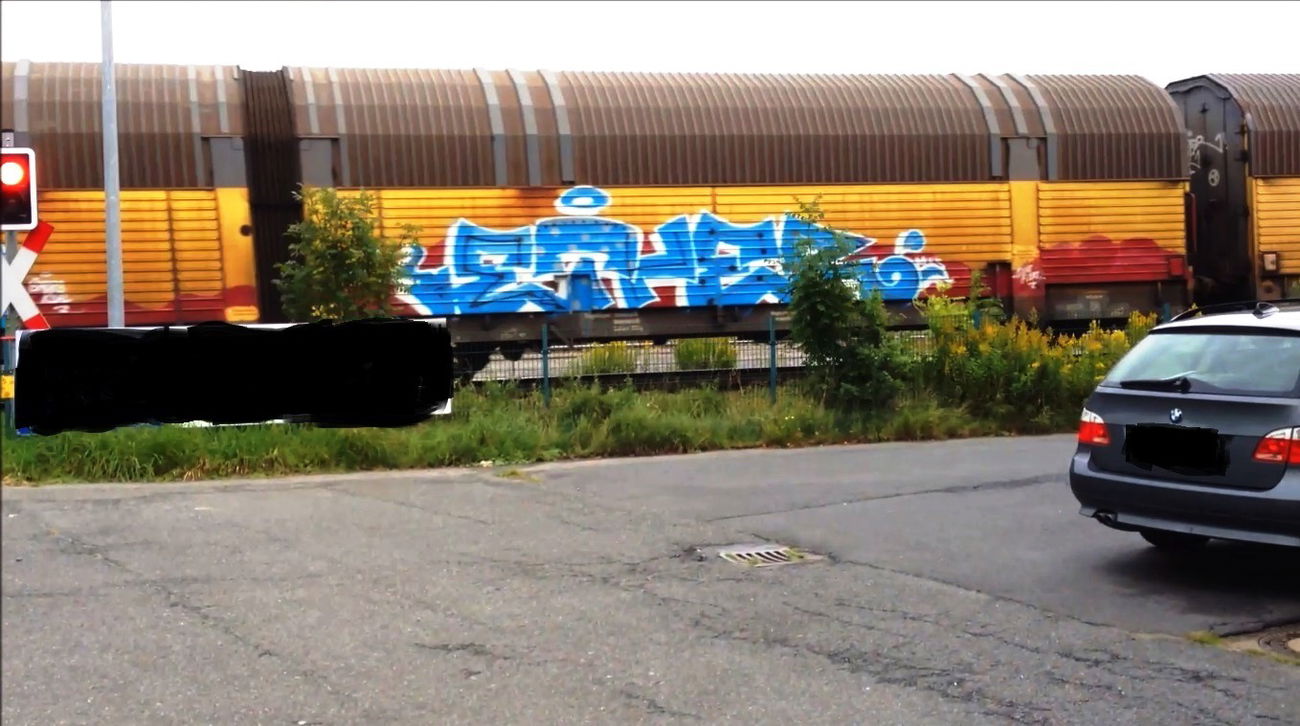 Graffiti Train - Photo by ZUGZWANG - ether