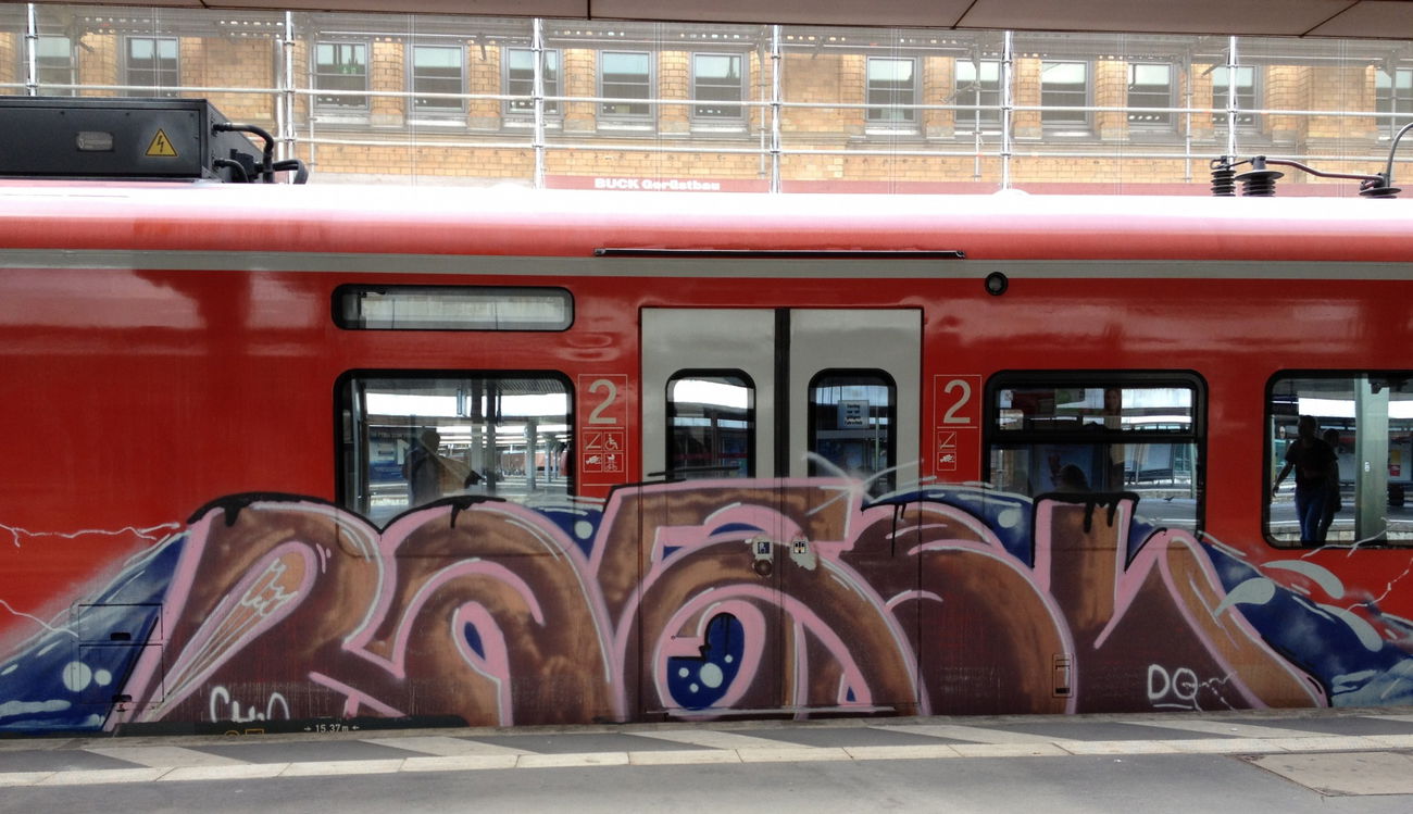Graffiti Train - Photo by ZUGZWANG (2017)